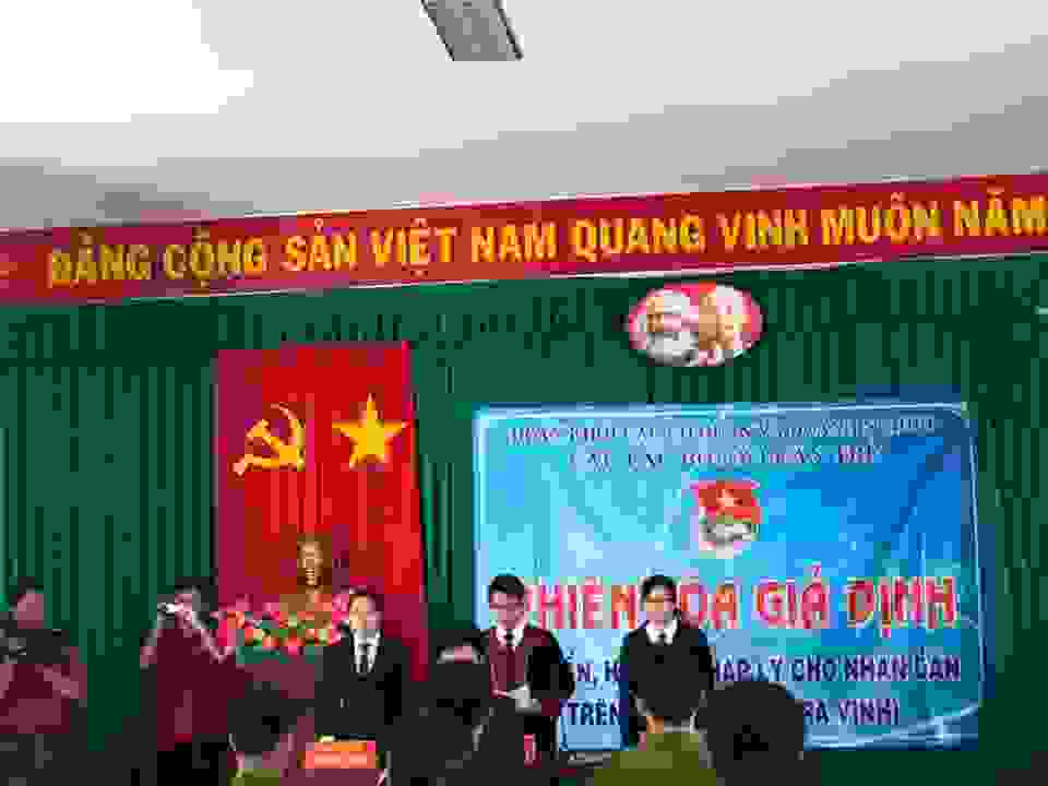 Câu lạc bộ lý luận trẻ hưởng ứng chiến dịch tình nguyện “Kỳ nghỉ hồng” năm 2020 D:\PHUONG.10.2019\CHI DOAN\106386407_1179647645722930_5588187912693101442_n.jpg
