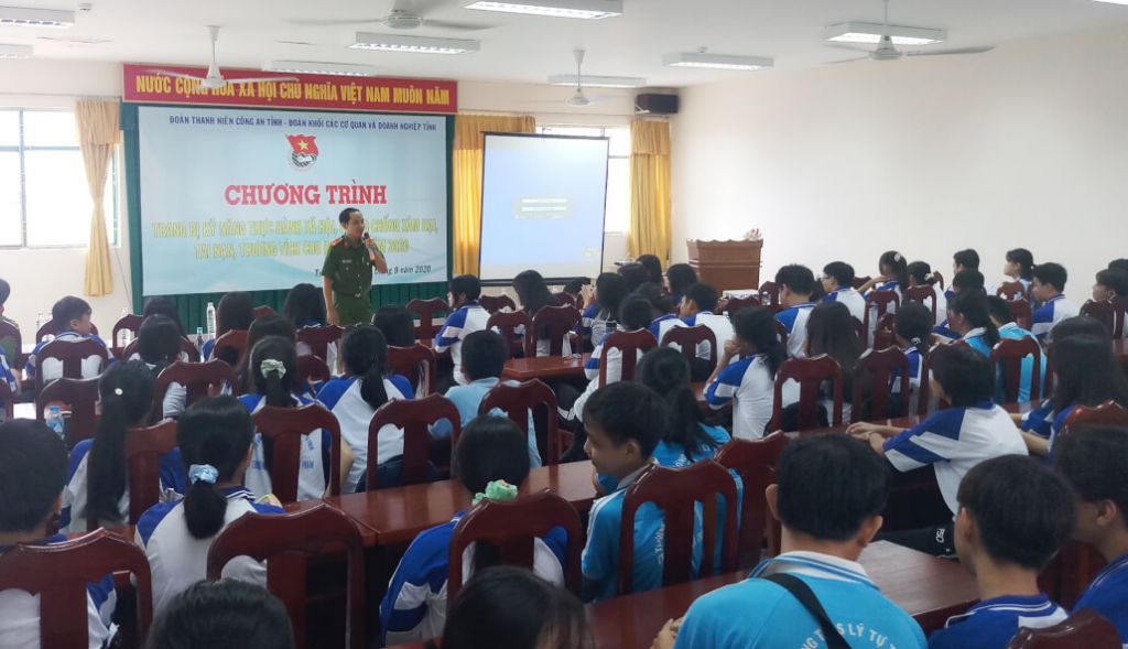 Đoàn khối tổ chức chương trình trang bị kỹ năng thực hành xã hội, phòng, chống xâm hại, tai nạn thương tích cho học sinh năm 2020