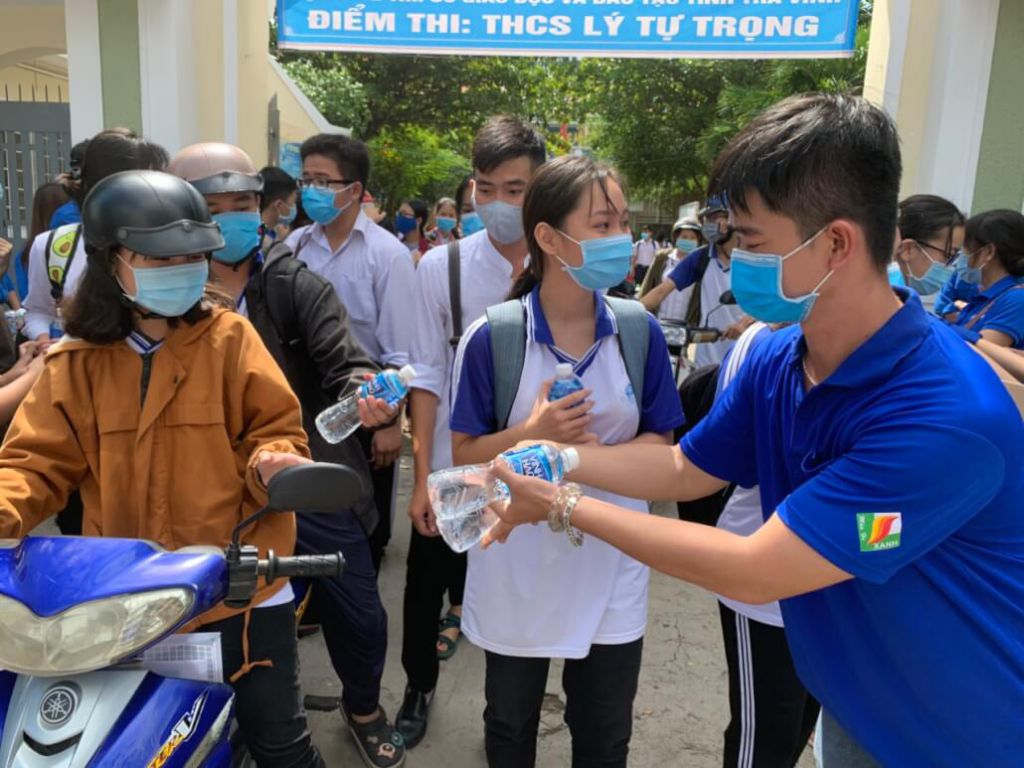 Tuổi trẻ Đoàn khối ra quân thực hiện Chương trình “Tiếp sức mùa thi” năm 2020