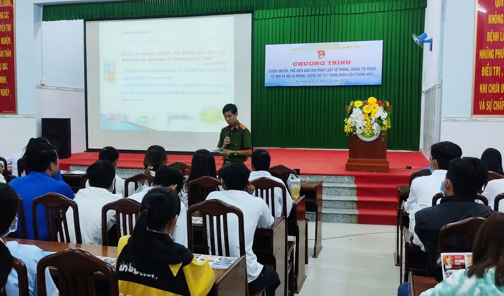 Đoàn khối tổ chức chương trình tuyên truyền, phổ biến giáo dục pháp luật về phòng, chống tội phạm, tệ nạn xã hội và phòng chống ma túy trong đoàn viên thanh niên