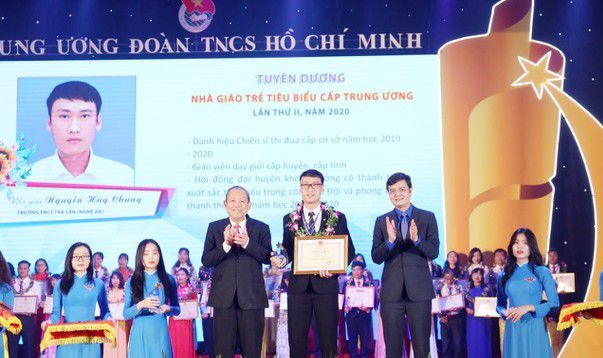 Thầy giáo âm nhạc say mê với sự nghiệp trồng người nơi vùng cao