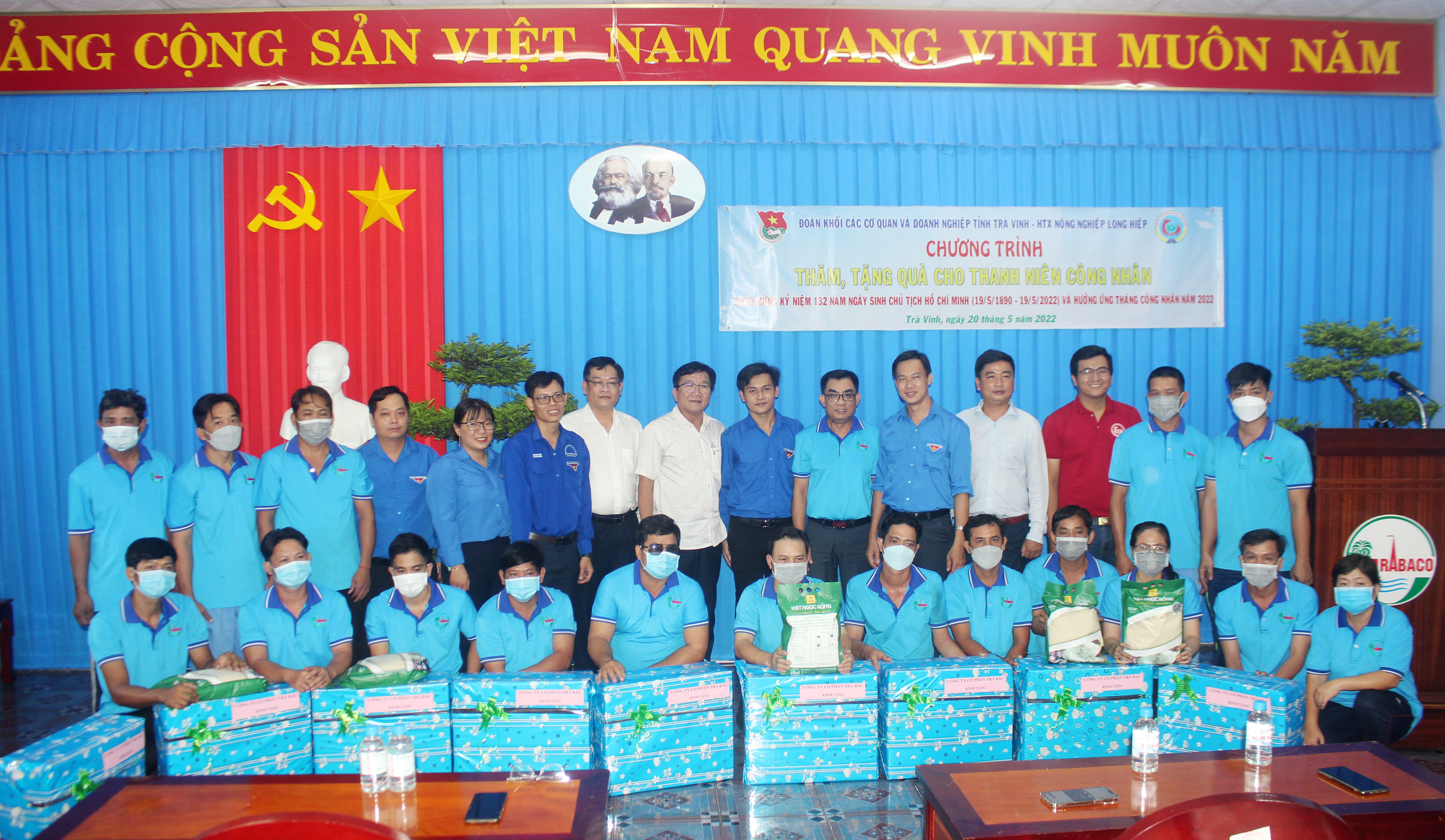 Đoàn khối thăm, tặng quà cho thanh niên công nhân nhân dịp hưởng ứng “Tháng công nhân” năm 2022, chào mừng kỷ niệm 132 năm Ngày sinh Chủ tịch Hồ Chí Minh (19/5/1890 – 19/5/2022)