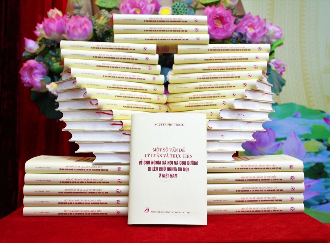 Giới thiệu quyển sách “Một số vấn đề lý luận và thực tiễn về chủ nghĩa xã hội và con đường đi lên chủ nghĩa xã hội ở Việt Nam”
