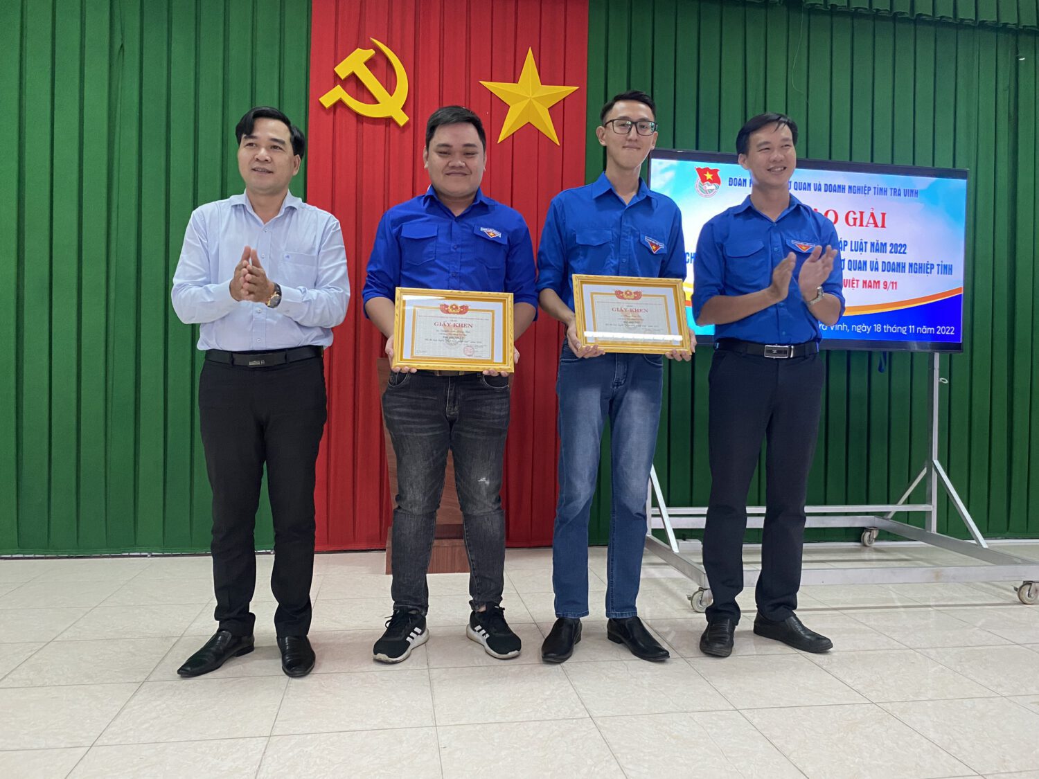 Đoàn khối tổ chức lễ tổng kết, trao giải hội thi trực tuyến “Tìm hiểu pháp luật”, hưởng ứng ngày Pháp luật Việt Nam (9/11) năm 2022