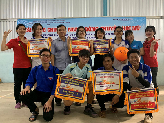 Đoàn Trường THPT Chuyên Nguyễn Thiện Thành tổ chức Giải bóng chuyền nam và bóng chuyền hơi nữ, năm học 2022 – 2023