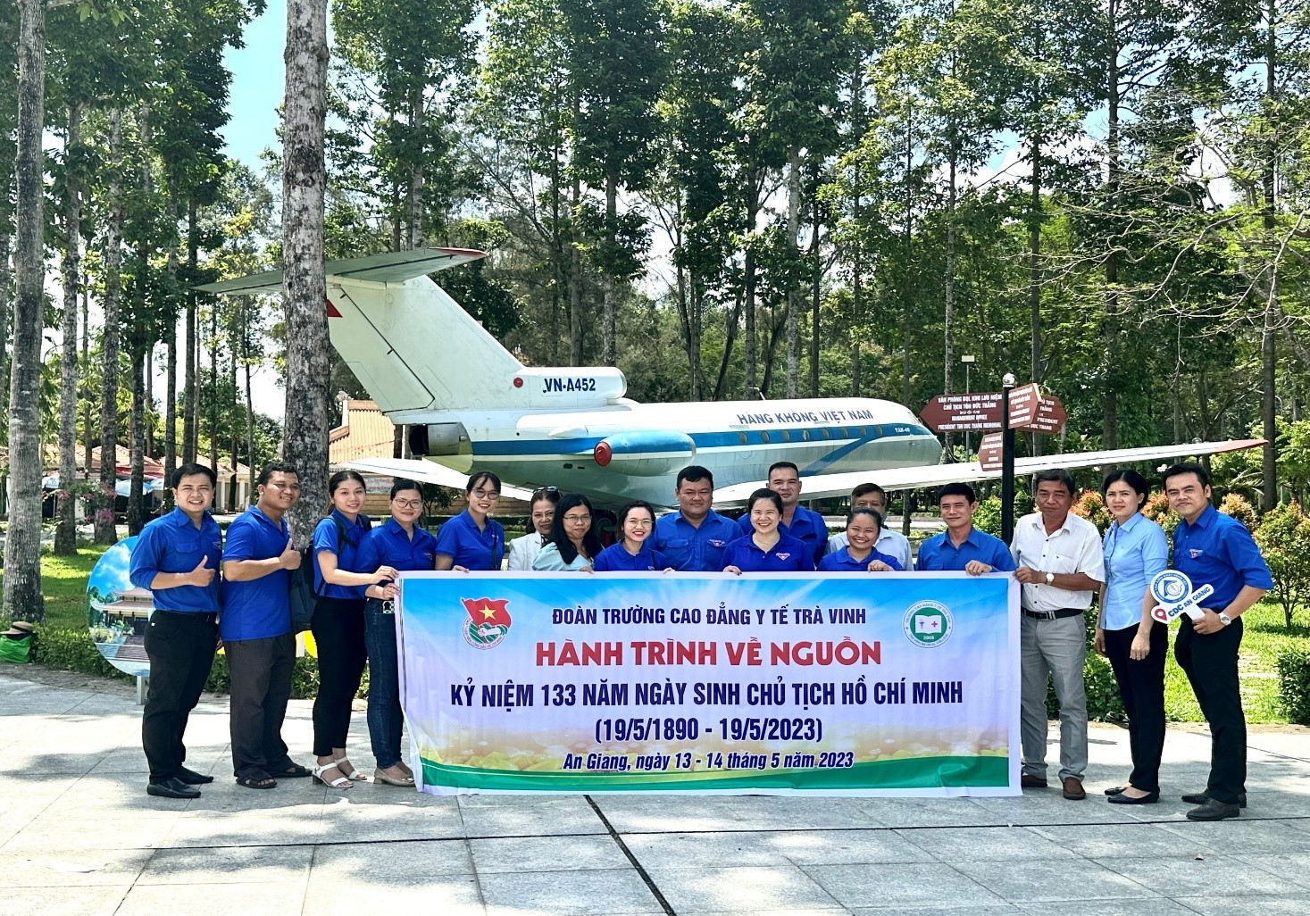 Đoàn trường Cao đẳng Y tế Trà Vinh tổ chức hành trình về nguồn tại Khu lưu niệm Chủ tịch Tôn Đức Thắng