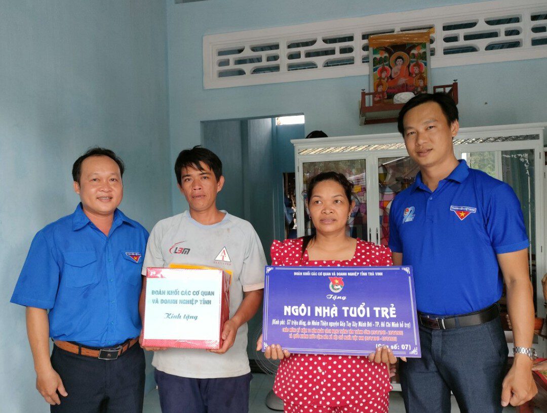 Tuổi trẻ Đoàn khối bàn giao “Ngôi nhà Tuổi trẻ” (Căn thứ bảy)