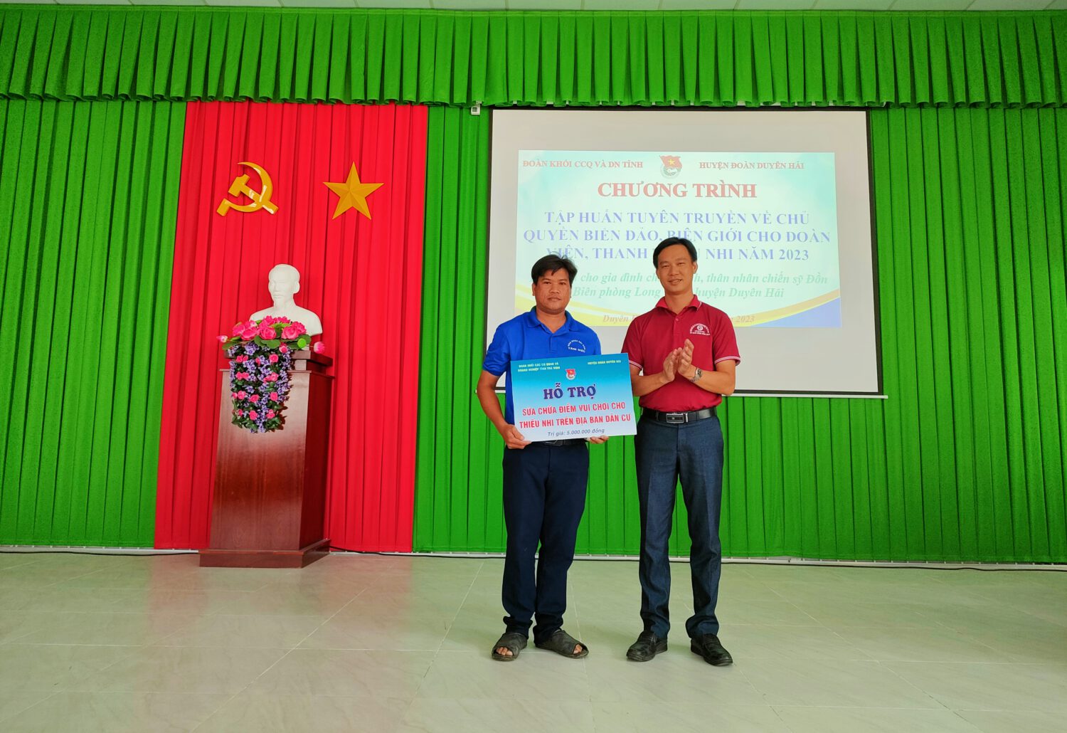 Đoàn khối ra quân chiến dịch tình nguyện “Kỳ nghỉ hồng” đợt 4 tại xã Long Vĩnh, huyện Duyên Hải