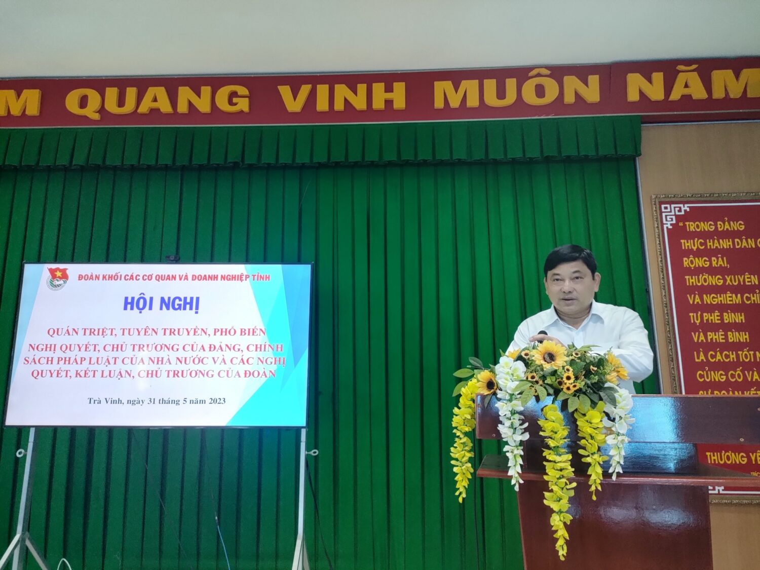 Cán bộ đoàn, đoàn viên và thanh niên trong khối được học tập, quán triệt, tuyên truyền, phổ biến, nghị quyết, chủ chương của Đảng, chính sách pháp luật của Nhà nước và các Nghị quyết, kết luận, chủ trương của Đoàn trong năm 2023
