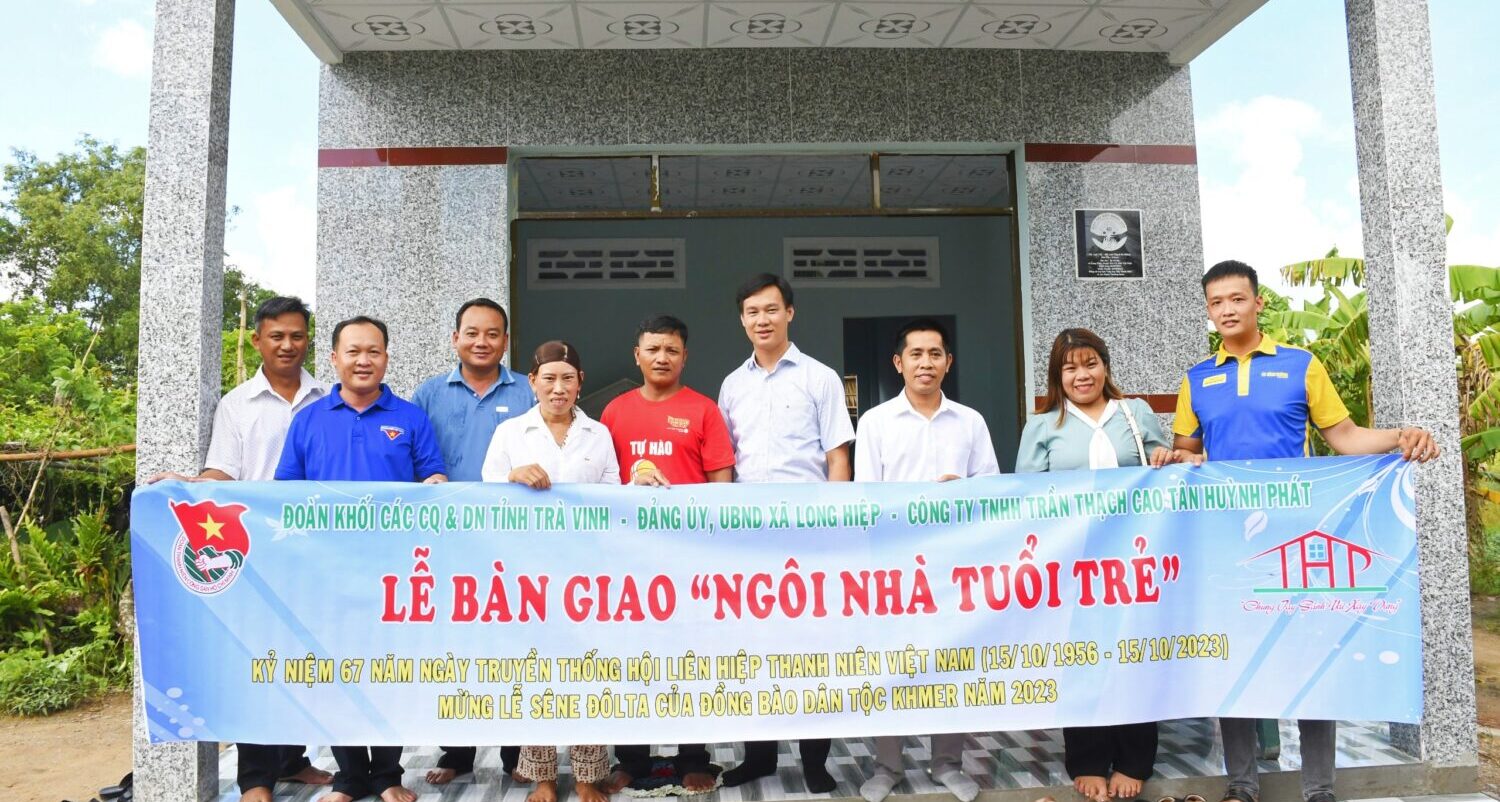 Đoàn khối bàn giao “Ngôi nhà Tuổi trẻ” (Căn số 8) chào mừng kỷ niệm 67 năm Ngày truyền thống hội Liên hiệp Thanh niên Việt Nam (15/10/1956 – 15/10/2023), mừng Lễ cổ truyền Sêne Đôlta của đồng bào Khmer năm 2023