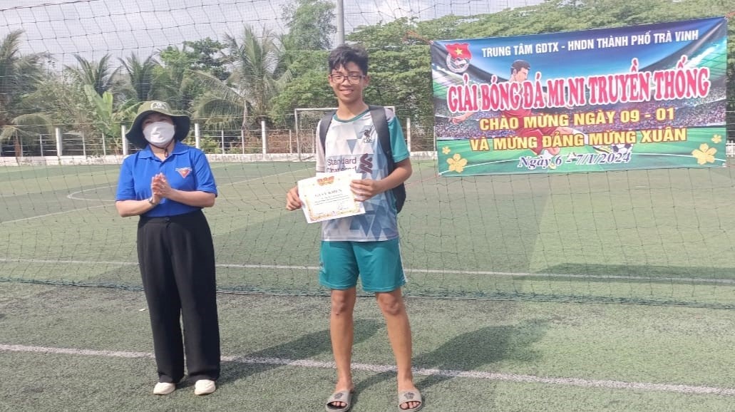 Đoàn Trung tâm GDTX – HNDN TP. Trà Vinh tổ chức giải bóng đá mini chào mừng kỷ niệm 74 năm ngày truyền thống HSSV (09/01/1950 – 09/01/2024)