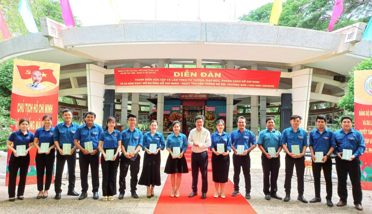Đoàn cơ sở Sở Văn hóa, Thể thao và Du lịch tổ chức diễn đàn thanh niên học tập và làm theo lời Bác