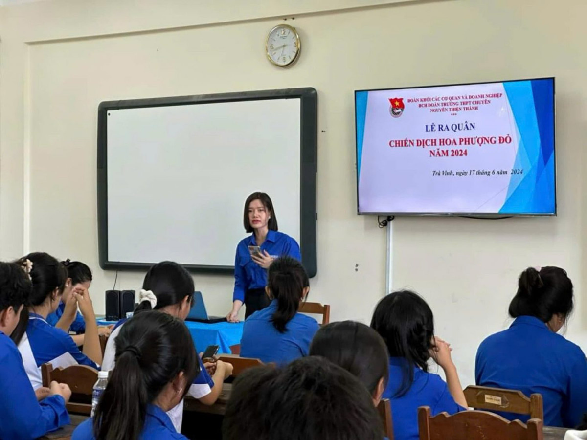 Đoàn trường THPT Chuyên Nguyễn Thiện Thành ra quân chiến dịch Hoa phượng đỏ năm 2024