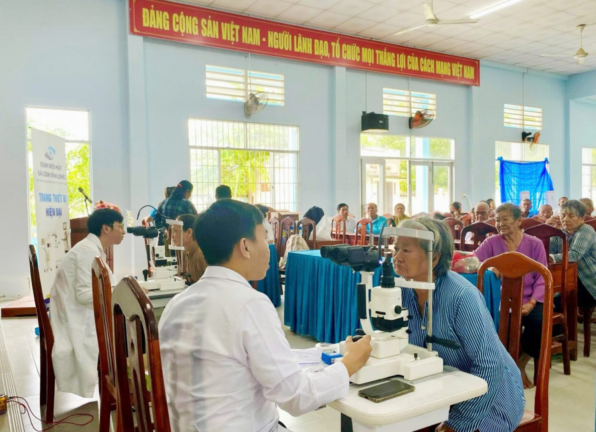 Đoàn cơ sở Sở y tế Trà Vinh triển khai mô hình “Hành trình cho đôi mắt sáng”
