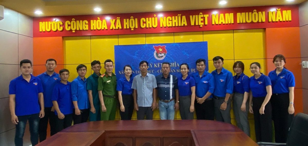 Chương trình ký kết giữa Chi đoàn Sở Xây dựng, Chi đoàn Phòng Quản lý đô thị và Xã đoàn Long Đức, thành phố Trà Vinh