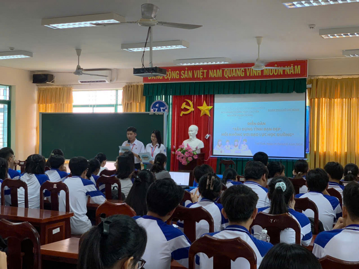 Đoàn trường THPT Chuyên Nguyễn Thiện Thành tổ chức diễn đàn xây dựng tình bạn đẹp năm học 2024 – 2025