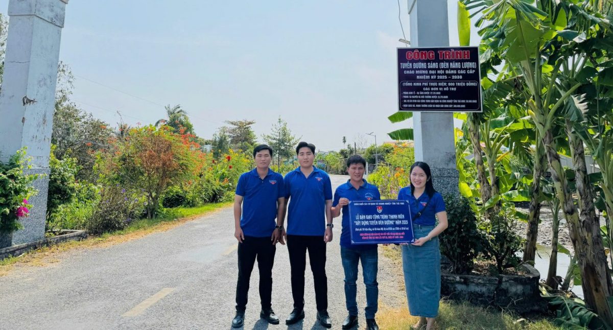 Chi đoàn Ban quản lý Dự án ĐTXD Các CTDD và CN tỉnh thực hiện Công trình thanh niên “xây dựng tuyến đèn đường” năm 2025