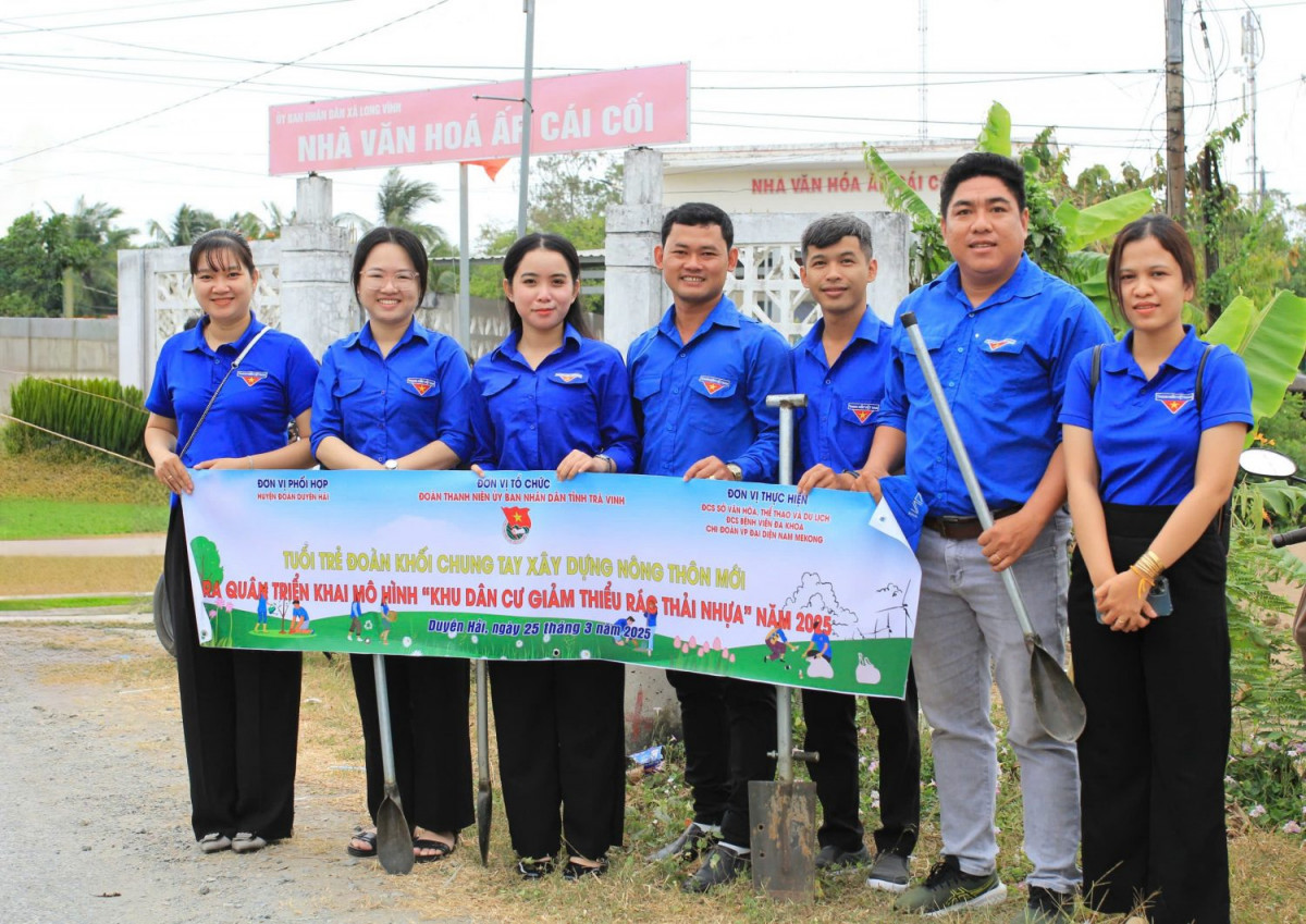 Tuổi trẻ Đoàn UBND tỉnh ra mắt mô hình “Khu dân cư giảm thiểu rác thải nhựa”